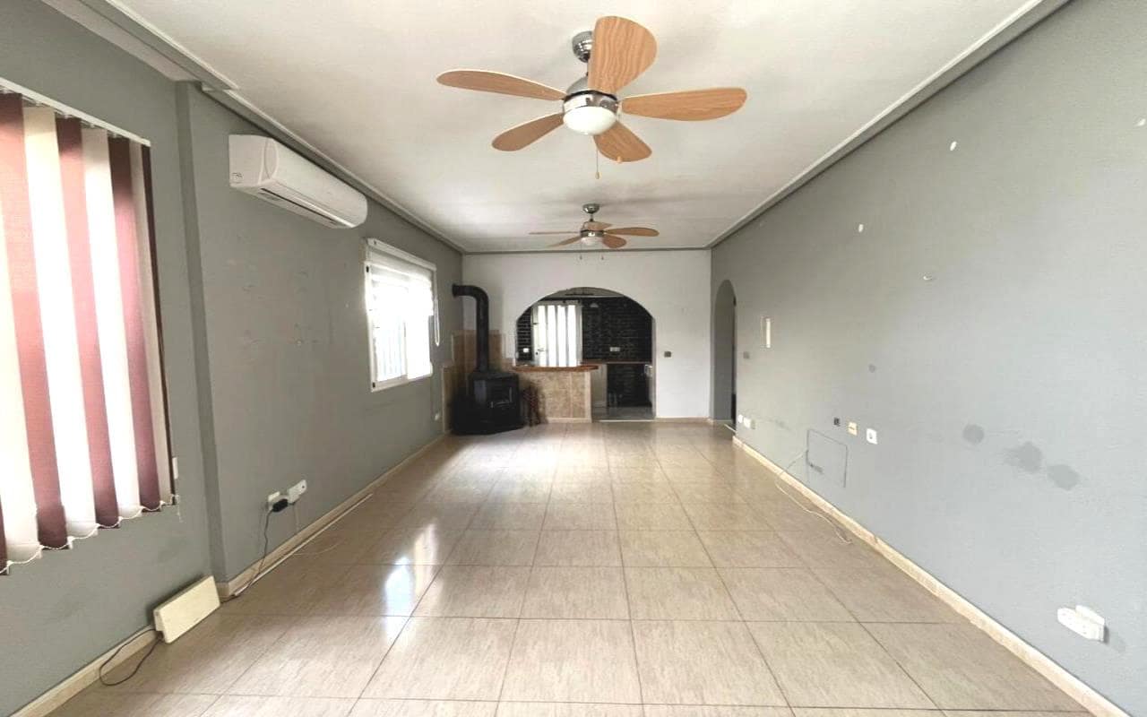 3 soverom Villa til salgs i Lo Crispin med svømmebasseng garasje - € 215 000 (Ref: 9175534)