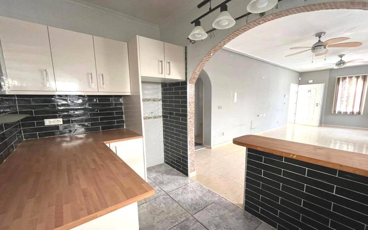 3 soverom Villa til salgs i Lo Crispin med svømmebasseng garasje - € 215 000 (Ref: 9175534)