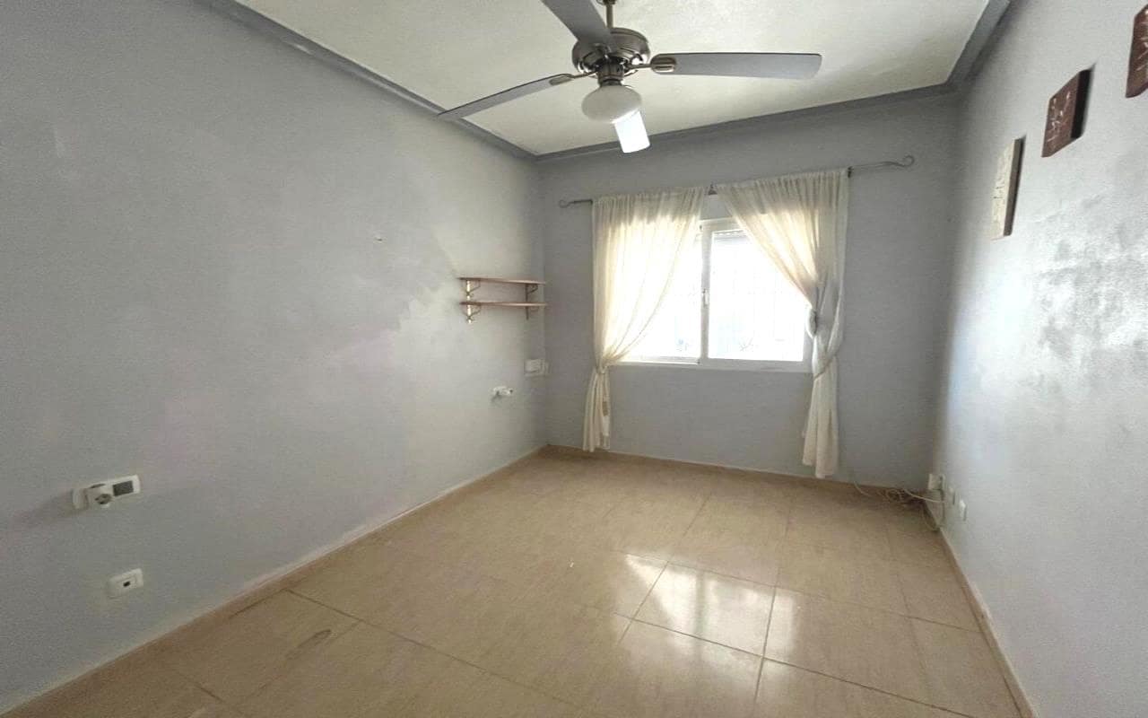 3 soverom Villa til salgs i Lo Crispin med svømmebasseng garasje - € 215 000 (Ref: 9175534)