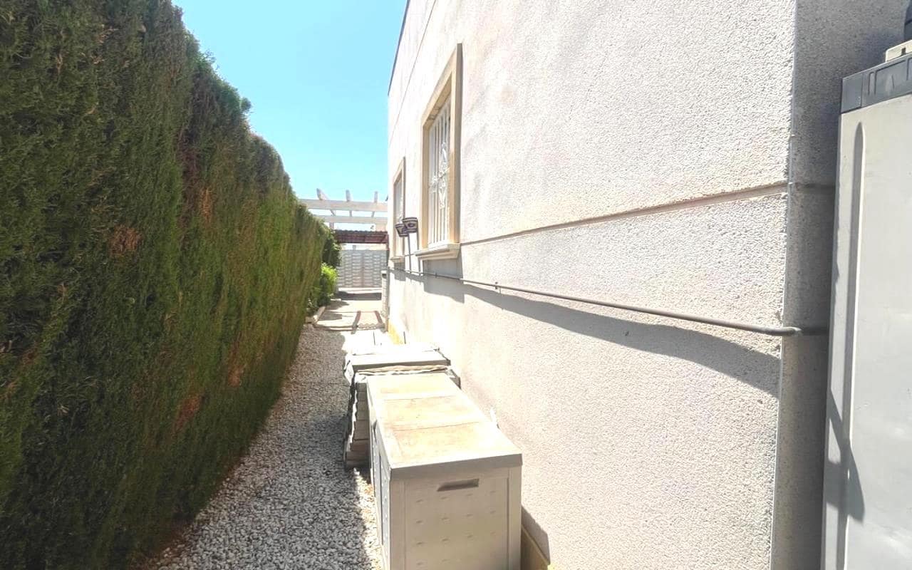 3 soverom Villa til salgs i Lo Crispin med svømmebasseng garasje - € 215 000 (Ref: 9175534)