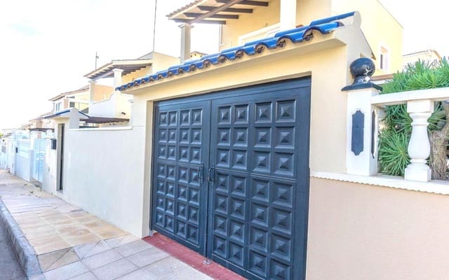 3 makuuhuone Huvila myytävänä paikassa Las Filipinas mukana uima-altaan 
autotalli - 295 000 € (Ref: 9187759)