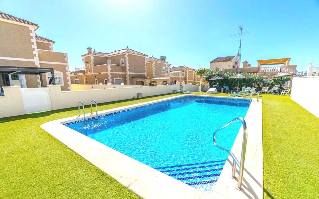 3 camera da letto Villa in vendita in Filipinas con piscina garage - 295.000 € (Rif: 9187759)