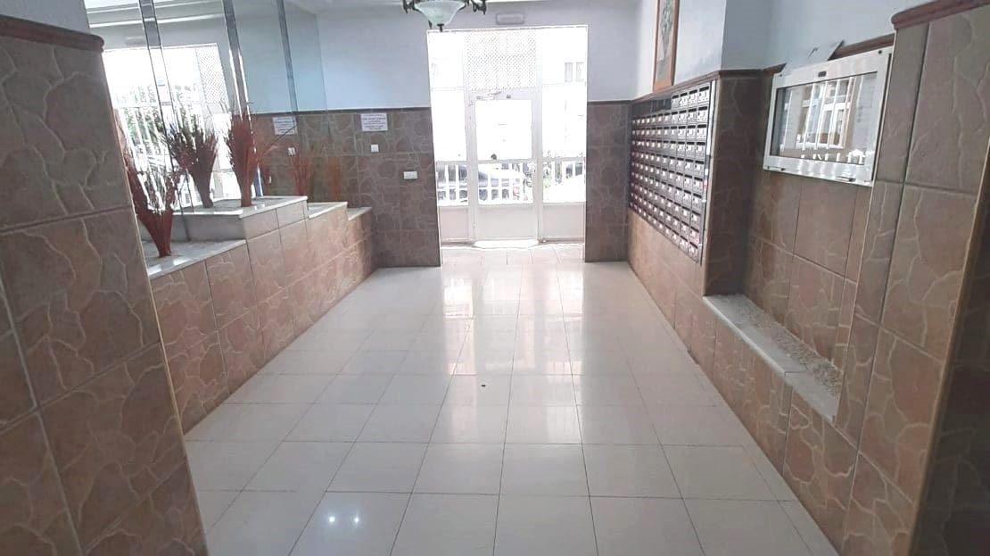 2 soveværelse Lejlighed til salg i Torrevieja med swimmingpool garage - € 135.000 (Ref: 9189880)