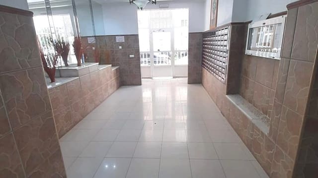 2 soveværelse Lejlighed til salg i Torrevieja med swimmingpool garage - € 135.000 (Ref: 9189880)