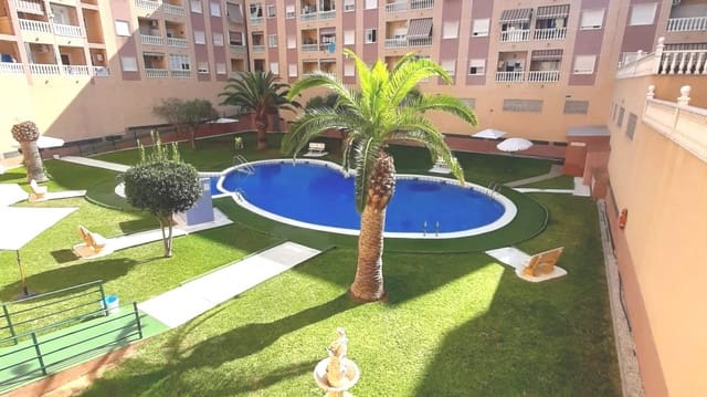 2 soveværelse Lejlighed til salg i Torrevieja med swimmingpool garage - € 135.000 (Ref: 9189880)