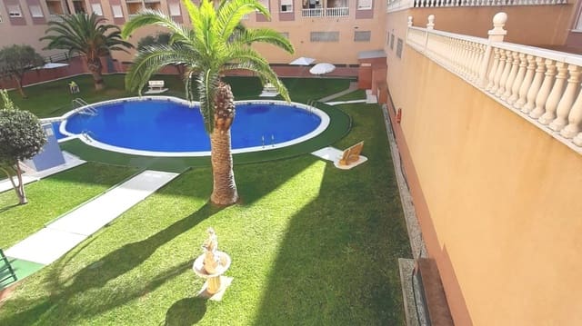 2 soveværelse Lejlighed til salg i Torrevieja med swimmingpool garage - € 135.000 (Ref: 9189880)