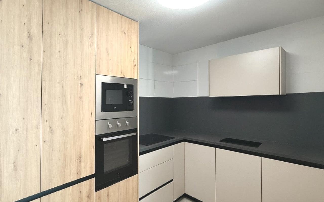 2 soveværelse Lejlighed til salg i La Zenia med swimmingpool garage - € 205.900 (Ref: 9201793)