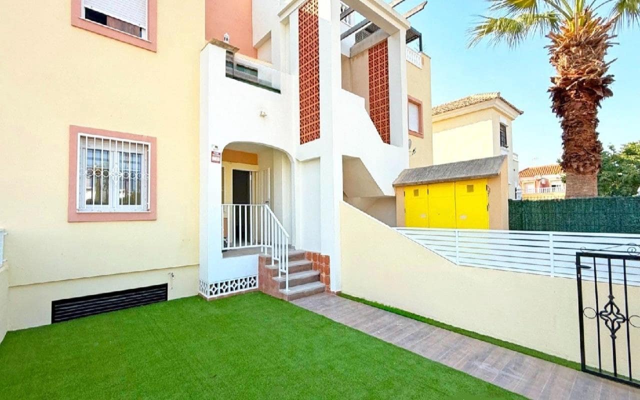 2 soveværelse Lejlighed til salg i La Zenia med swimmingpool garage - € 205.900 (Ref: 9201793)