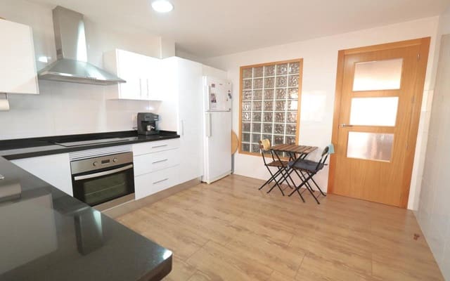 3 soverom Hus til salgs i Torrevieja med garasje - € 255 000 (Ref: 9205313)