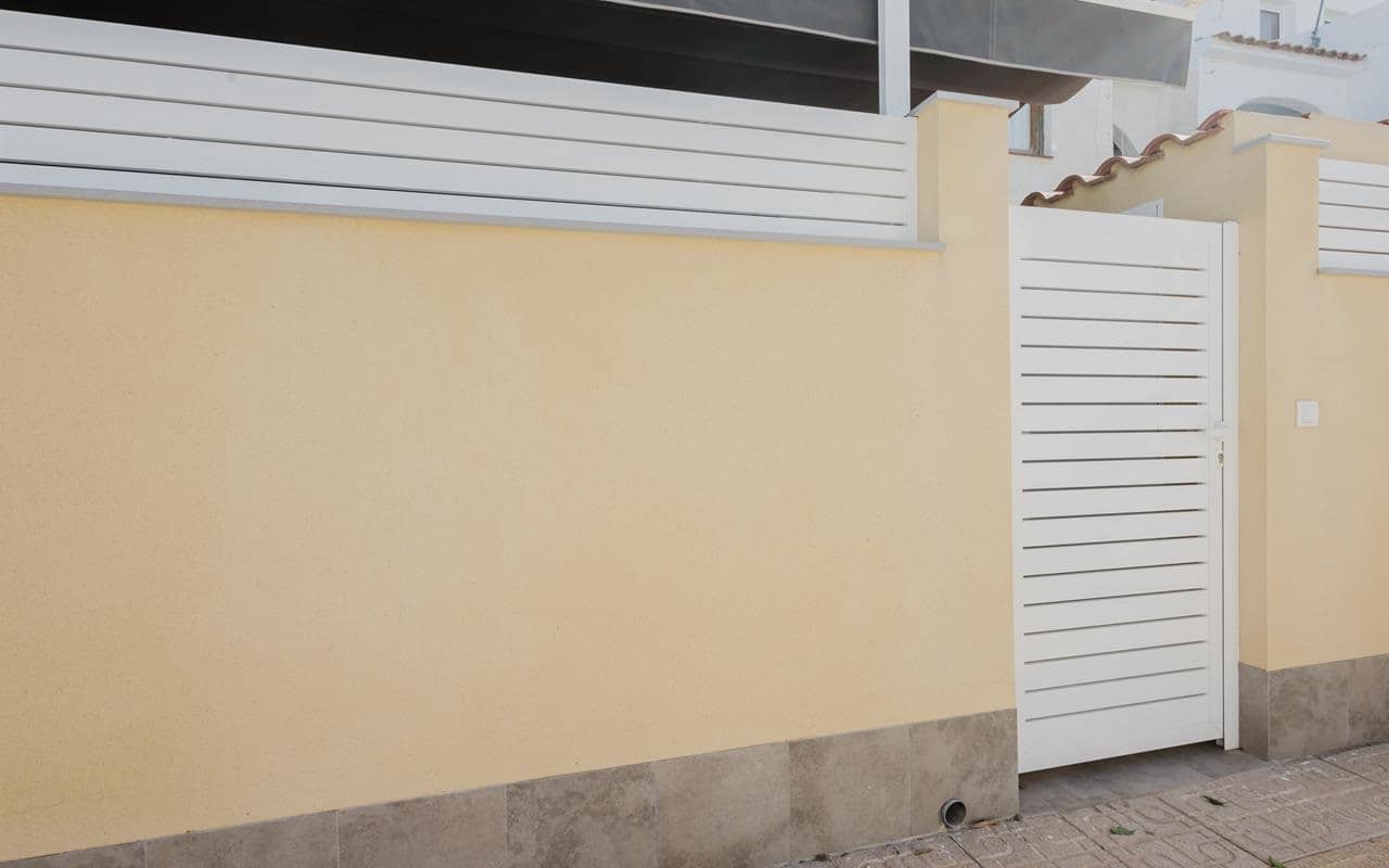 3 makuuhuone Bungalow myytävänä paikassa Torrevieja - 185 000 € (Ref: 9205652)