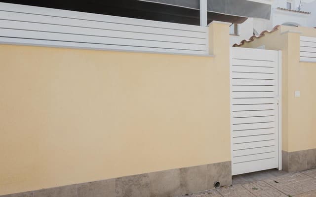 3 makuuhuone Bungalow myytävänä paikassa Torrevieja - 185 000 € (Ref: 9205652)