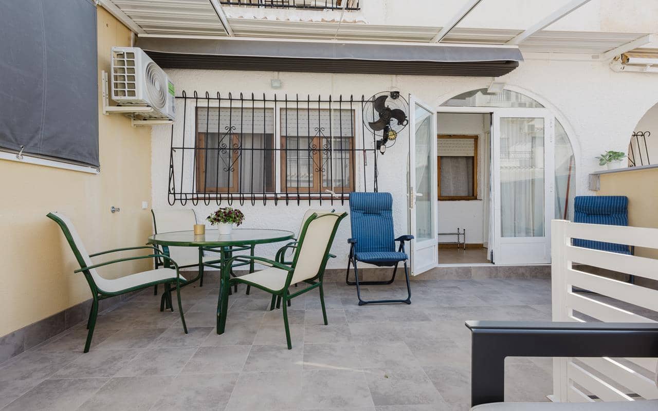 3 makuuhuone Bungalow myytävänä paikassa Torrevieja - 185 000 € (Ref: 9205652)