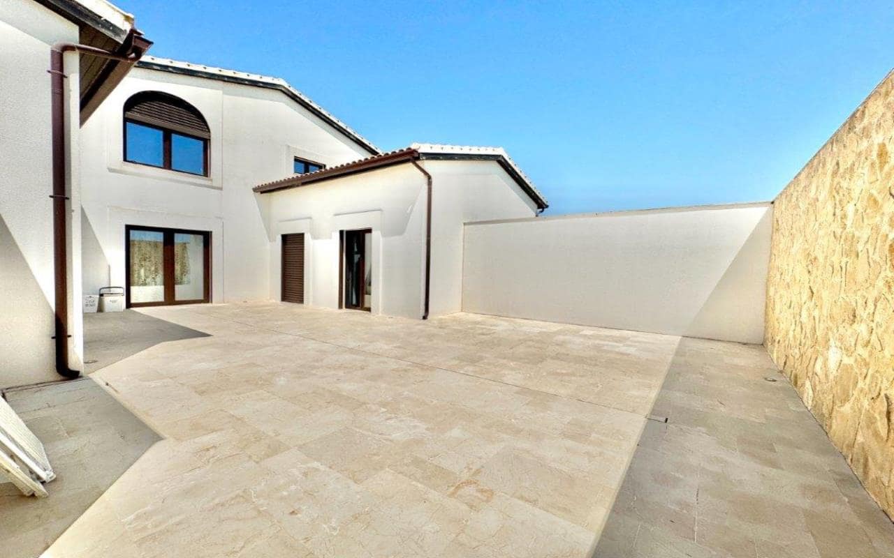 Chalet de 5 habitaciones en Dolores en venta con piscina garaje - 1.150.000 € (Ref: 9207815)