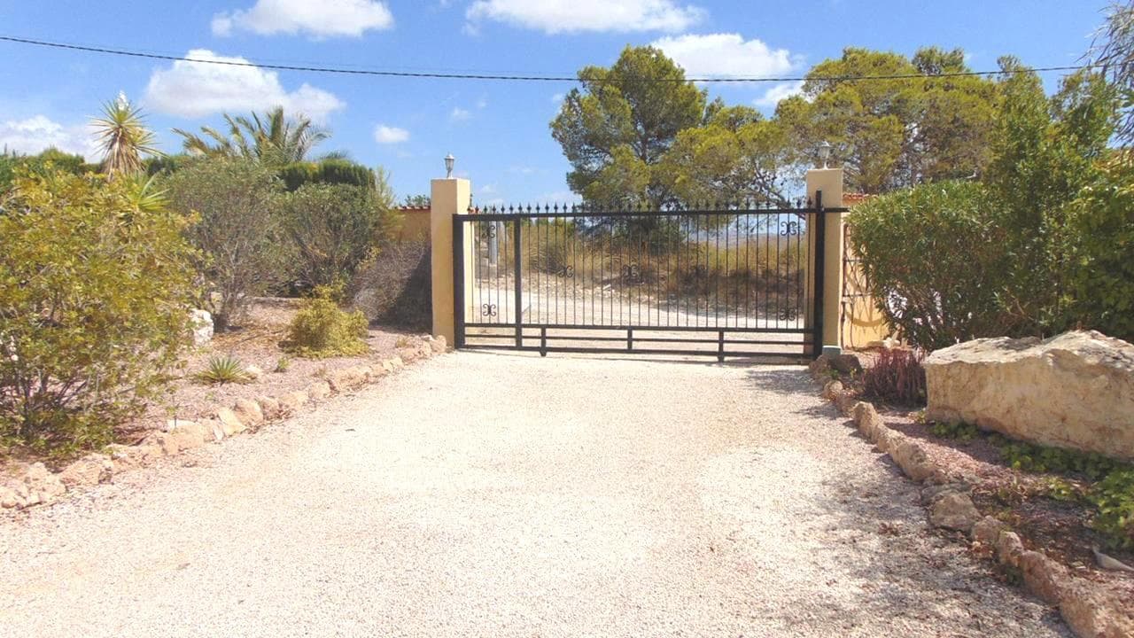 3 camera da letto Finca/Casa di Campagna in vendita in Macisvenda con piscina garage - 349.995 € (Rif: 9208894)