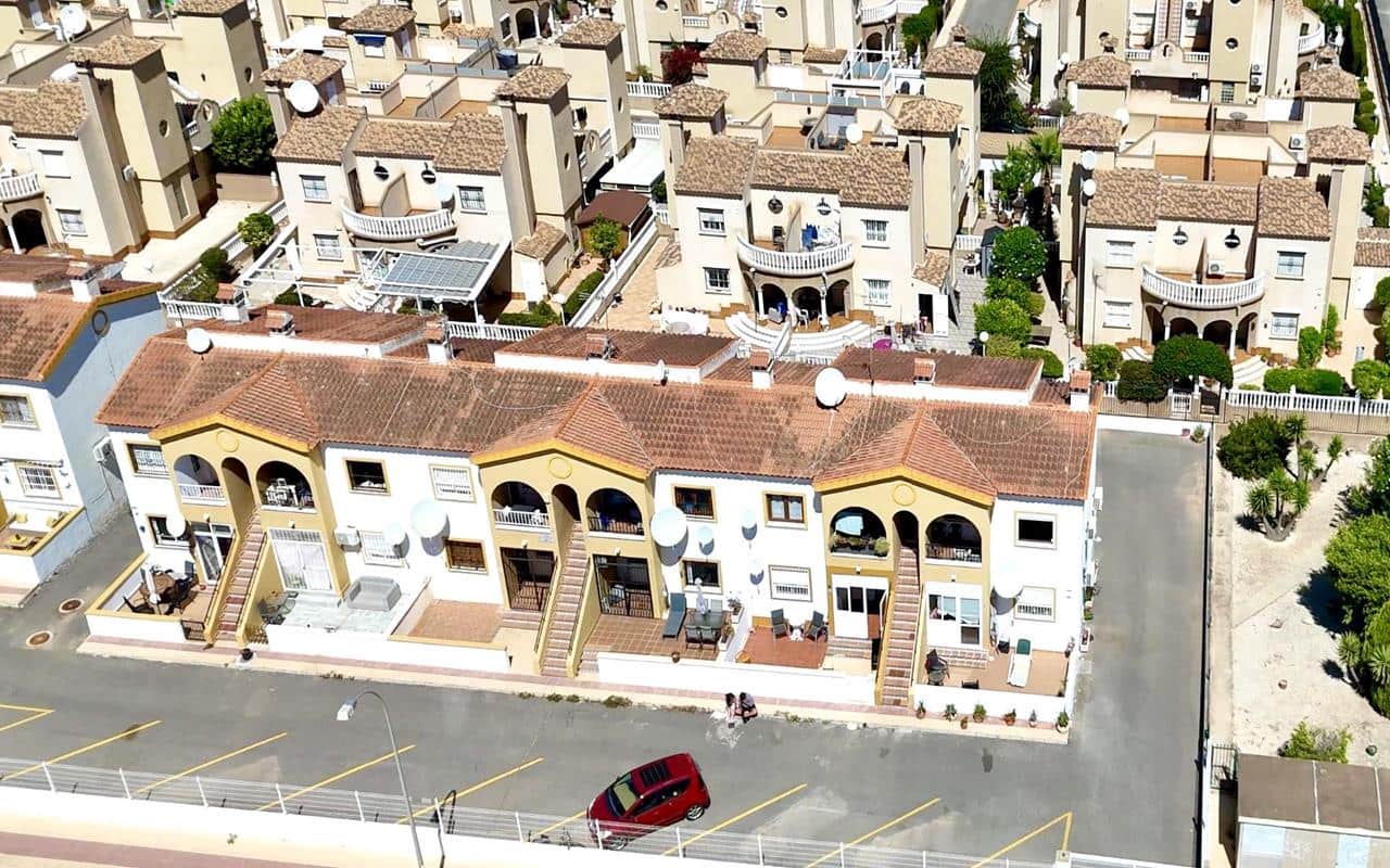 2 makuuhuone Huoneisto myytävänä paikassa Playa Flamenca mukana 
autotalli - 119 000 € (Ref: 9211560)