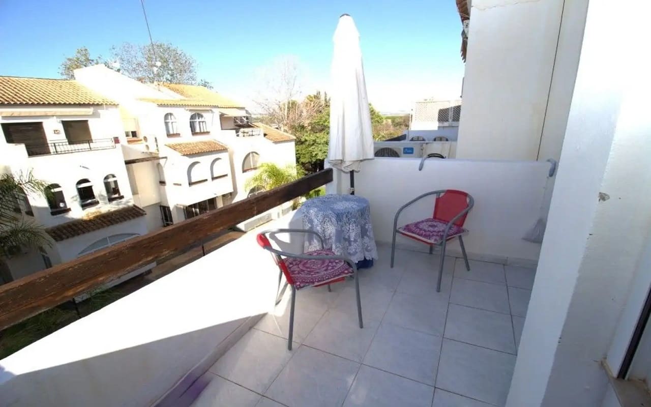 Apartamento de 1 habitación en Torrevieja en venta con piscina - 118.000 € (Ref: 9268937)