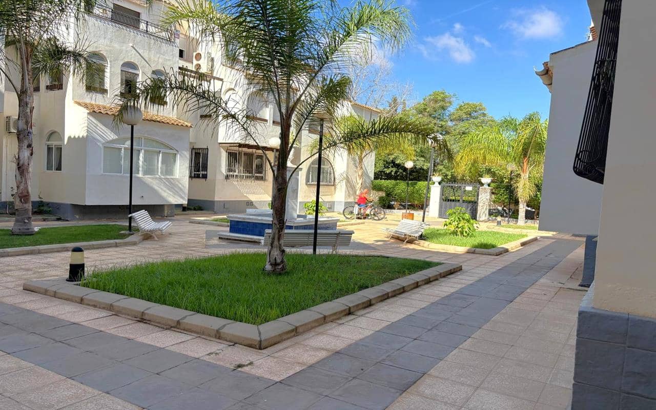 Apartamento de 1 habitación en Torrevieja en venta con piscina - 118.000 € (Ref: 9268937)