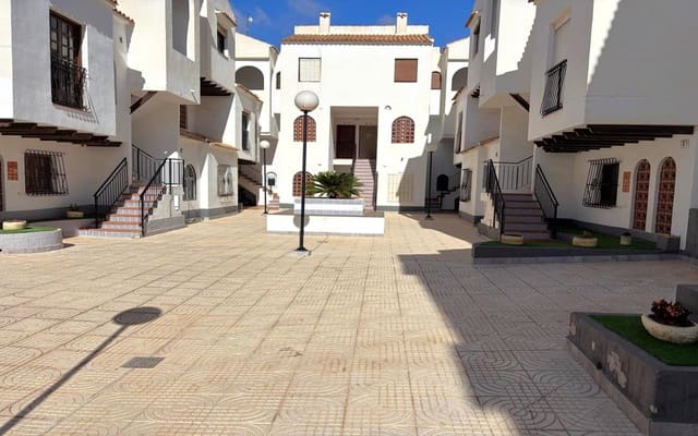 Apartamento de 1 habitación en Torrevieja en venta con piscina - 118.000 € (Ref: 9268937)