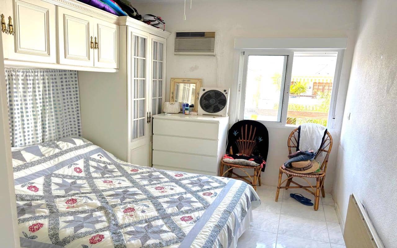 Apartamento de 1 habitación en Torrevieja en venta con piscina - 118.000 € (Ref: 9268937)