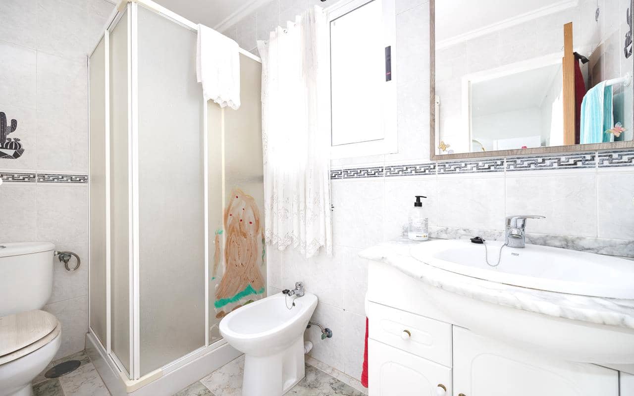 3 quarto Apartamento para venda em Torrevieja - 144 995 € (Ref: 9273166)