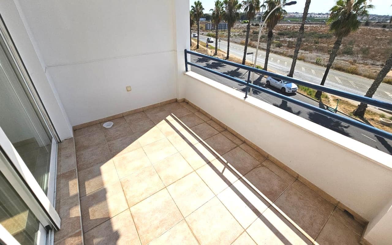 2 bedroom Apartment for sale in Torrevieja with pool garage - € 215,000 (Ref: 9275338)