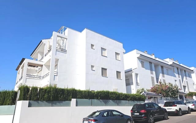 2 bedroom Apartment for sale in Torrevieja with pool garage - € 215,000 (Ref: 9275338)