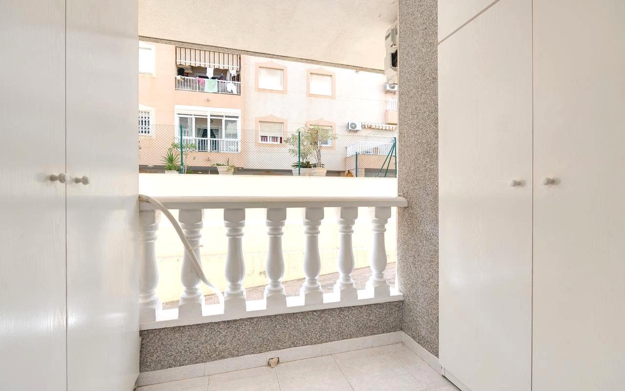Studio til salgs i Torrevieja - € 79 995 (Ref: 9283041)