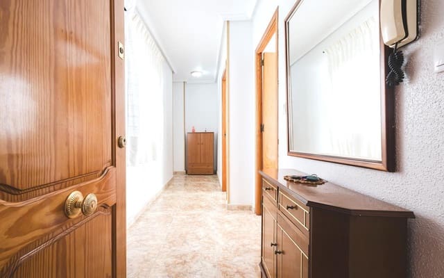 2 soveværelse Penthouse til salg i Torrevieja med garage - € 149.500 (Ref: 9283461)