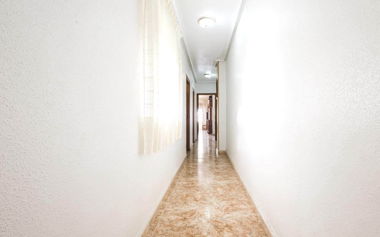 2 soveværelse Penthouse til salg i Torrevieja med garage - € 149.500 (Ref: 9283461)