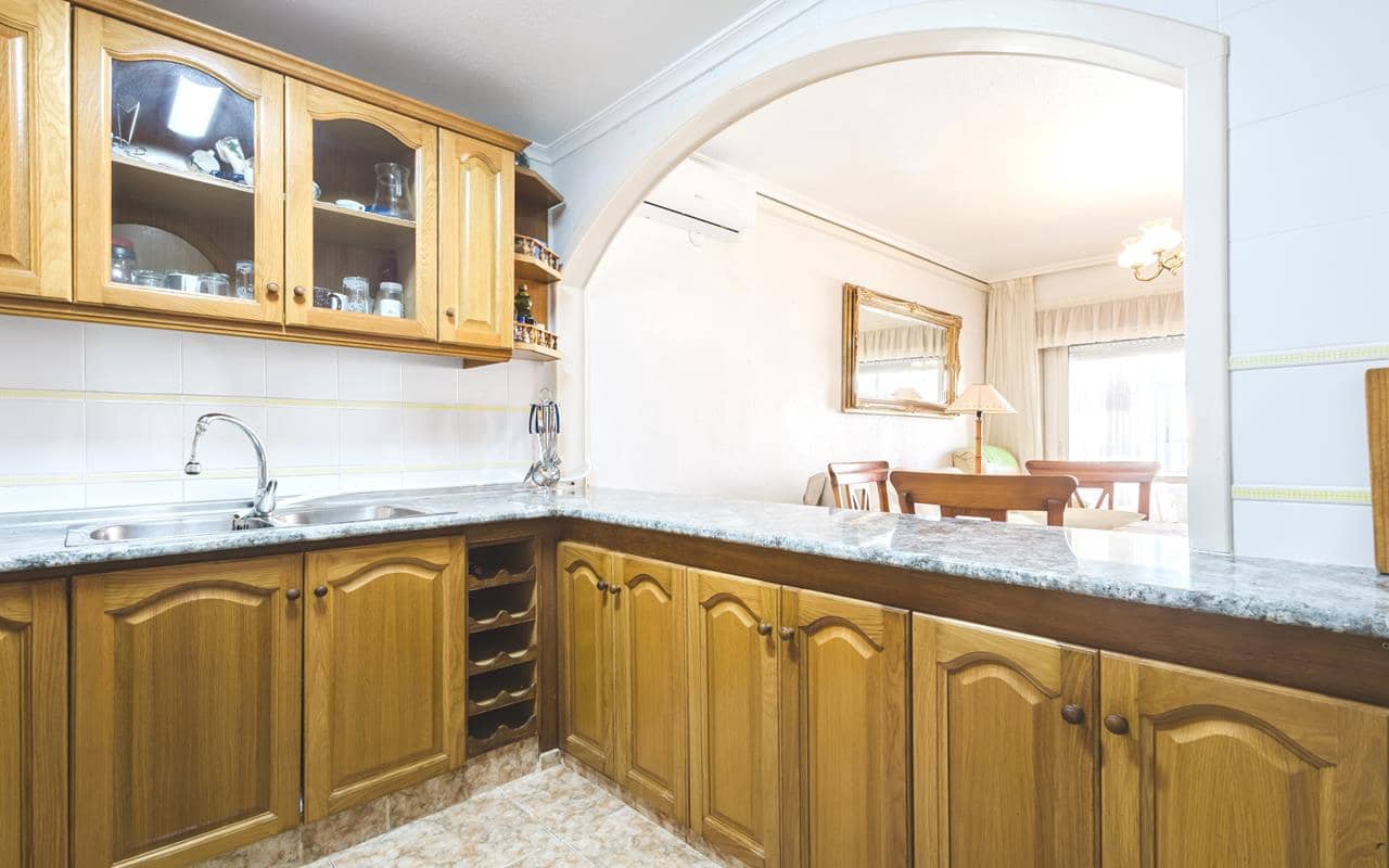 2 soveværelse Penthouse til salg i Torrevieja med garage - € 149.500 (Ref: 9283461)