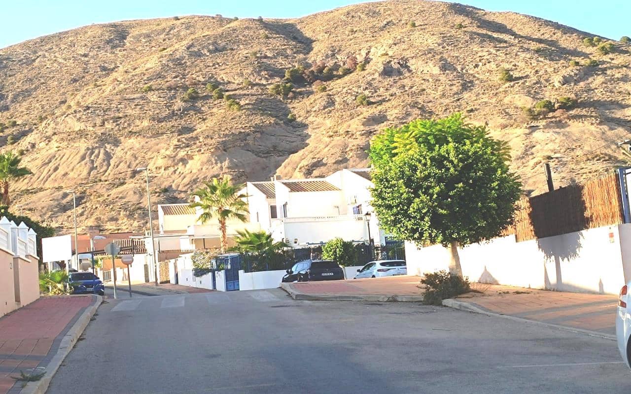 3 soveværelse Byhus til salg i Fortuna med garage - € 159.950 (Ref: 9287321)