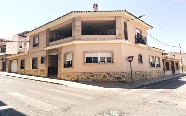 6 quarto Moradia para venda em Bigastro com garagem - 499 999 € (Ref: 9289509)