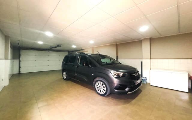 6 quarto Moradia para venda em Bigastro com garagem - 499 999 € (Ref: 9289509)