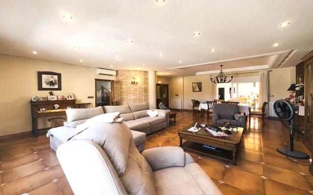 6 quarto Moradia para venda em Bigastro com garagem - 499 999 € (Ref: 9289509)