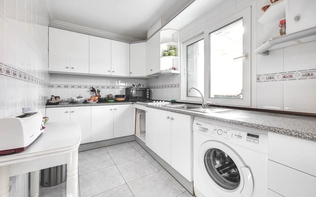 2 slaapkamer Appartement te koop in Torrevieja - € 169.500 (Ref: 9343334)