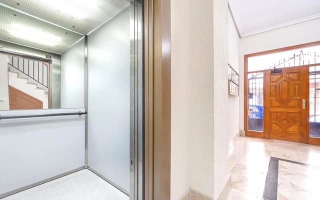 2 slaapkamer Appartement te koop in Torrevieja - € 169.500 (Ref: 9343334)