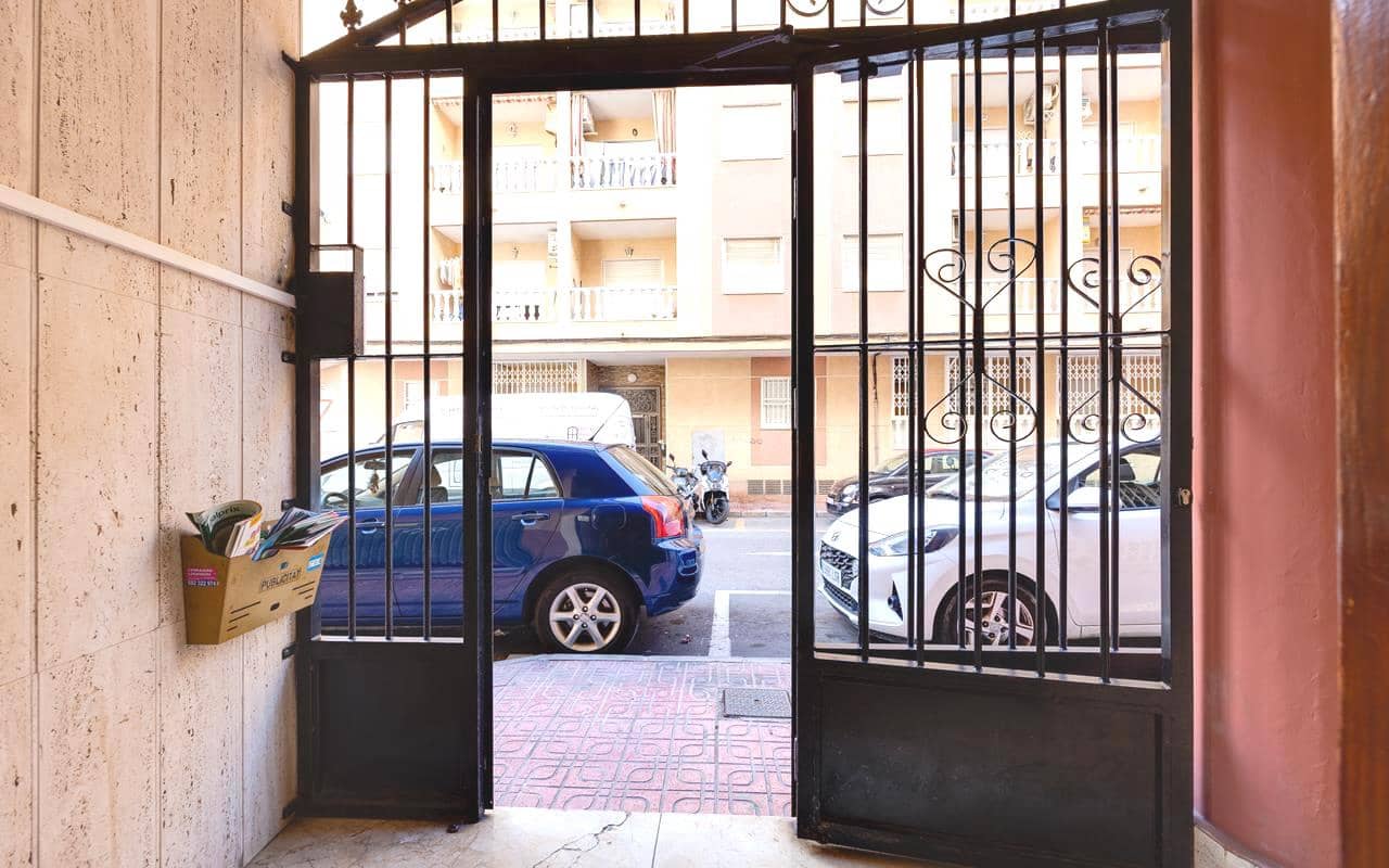 2 slaapkamer Appartement te koop in Torrevieja - € 169.500 (Ref: 9343334)