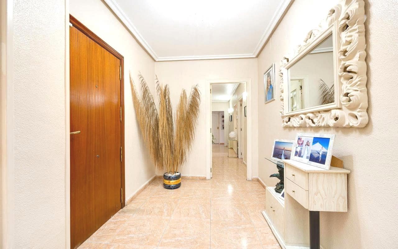 5 soveværelse Lejlighed til salg i Torrevieja - € 249.995 (Ref: 9343336)