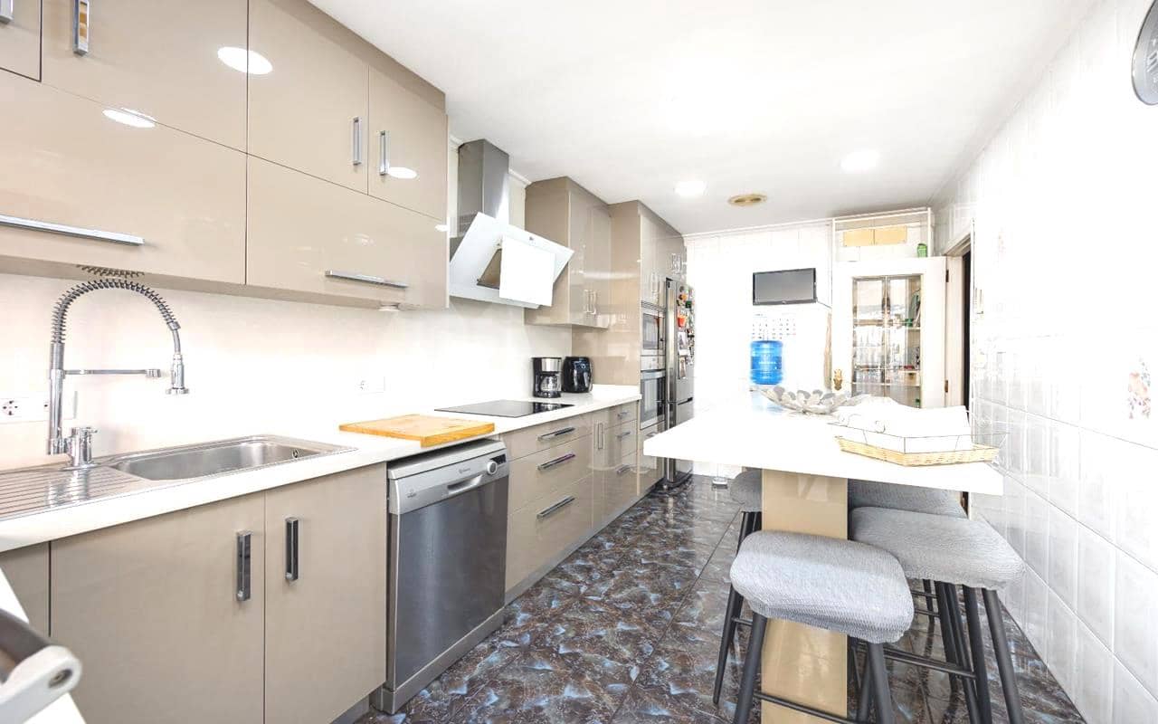 5 soveværelse Lejlighed til salg i Torrevieja - € 249.995 (Ref: 9343336)