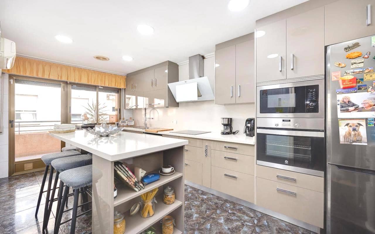 5 soveværelse Lejlighed til salg i Torrevieja - € 249.995 (Ref: 9343336)