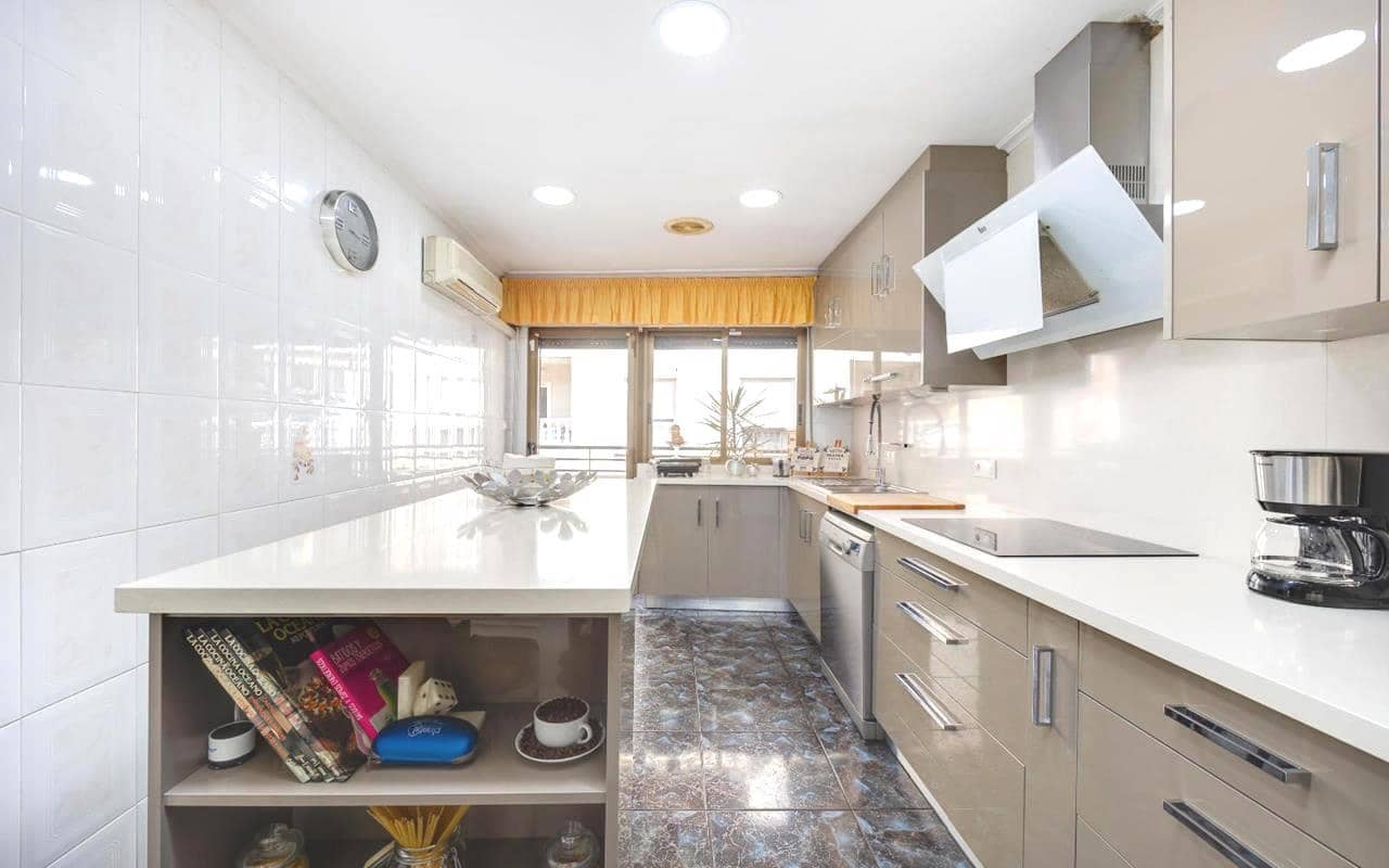 5 soveværelse Lejlighed til salg i Torrevieja - € 249.995 (Ref: 9343336)