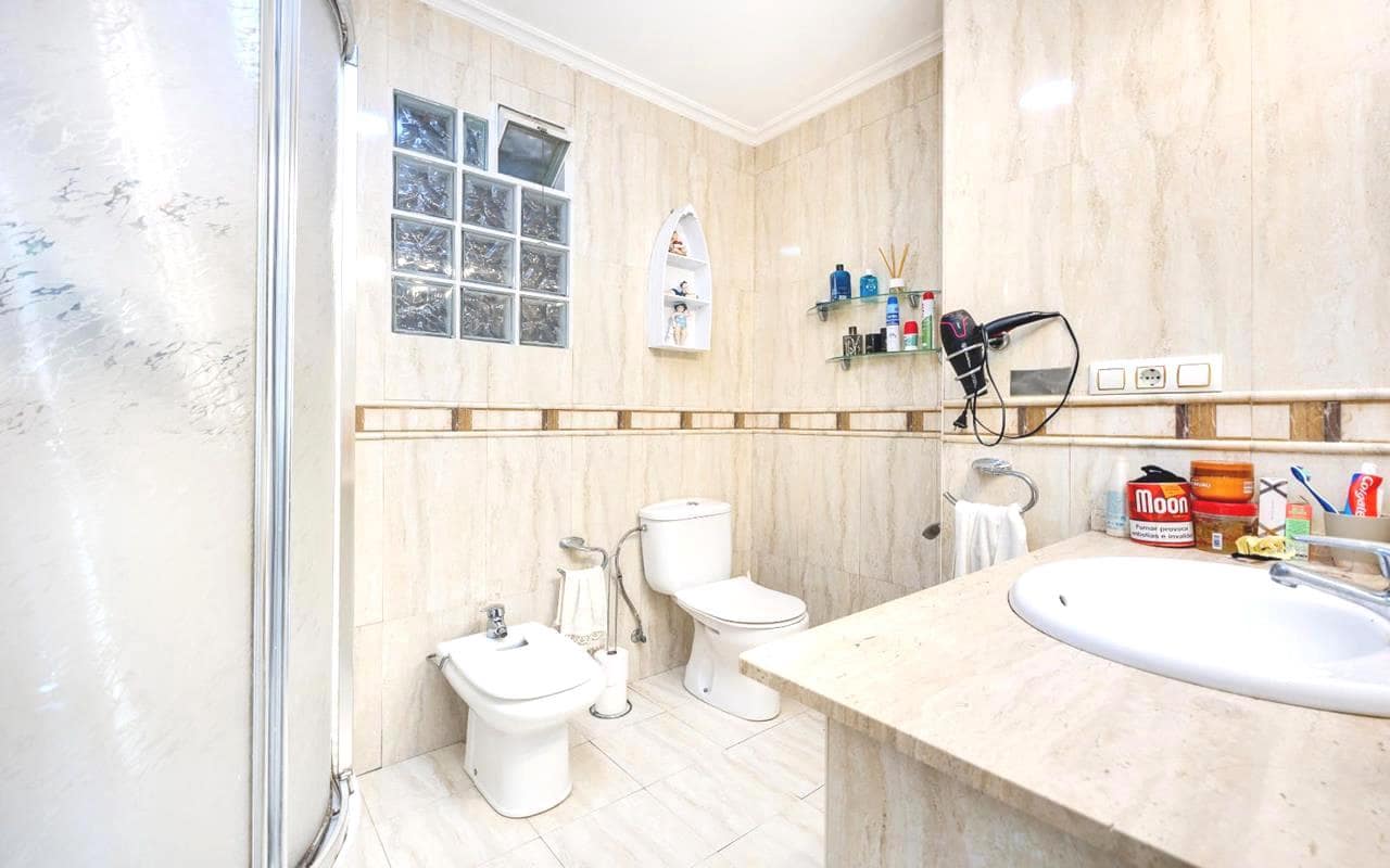 5 soveværelse Lejlighed til salg i Torrevieja - € 249.995 (Ref: 9343336)