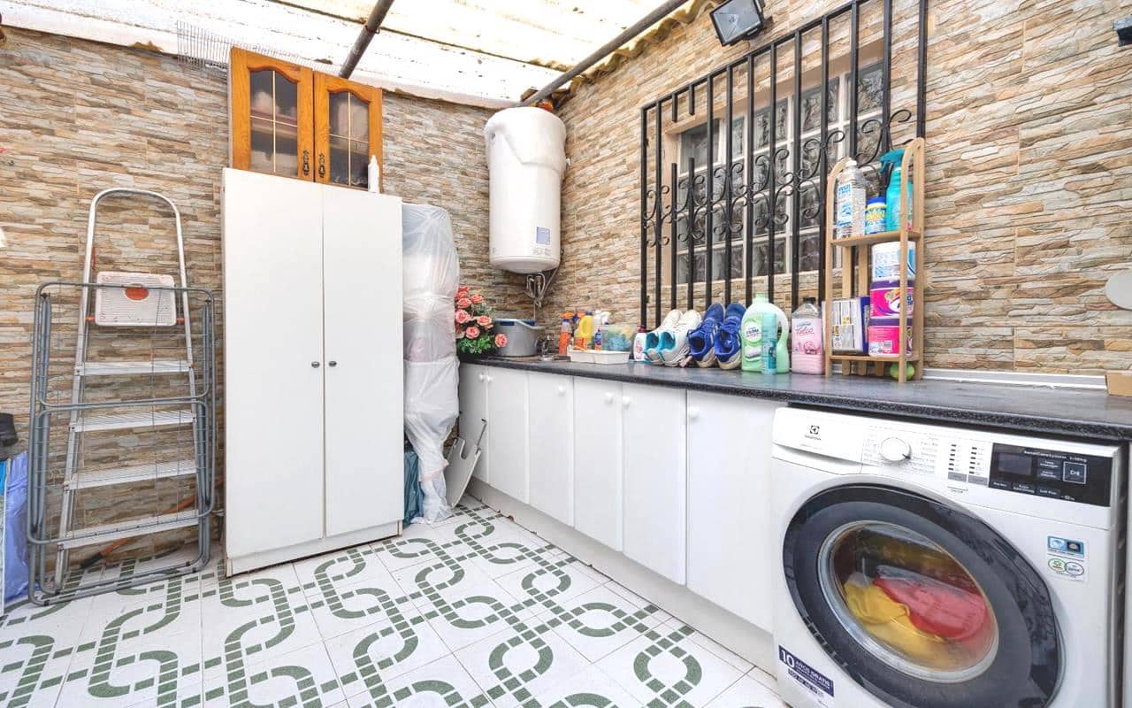 5 soveværelse Lejlighed til salg i Torrevieja - € 249.995 (Ref: 9343336)