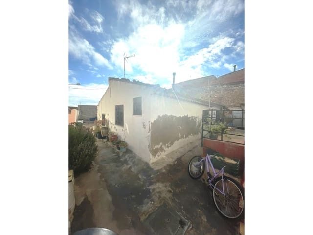 2 bedroom Terraced Villa for sale in Pinoso with garage - € 86,000 (Ref: 9343337)