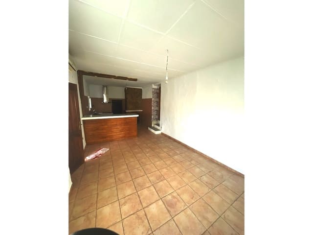 2 bedroom Terraced Villa for sale in Pinoso with garage - € 86,000 (Ref: 9343337)