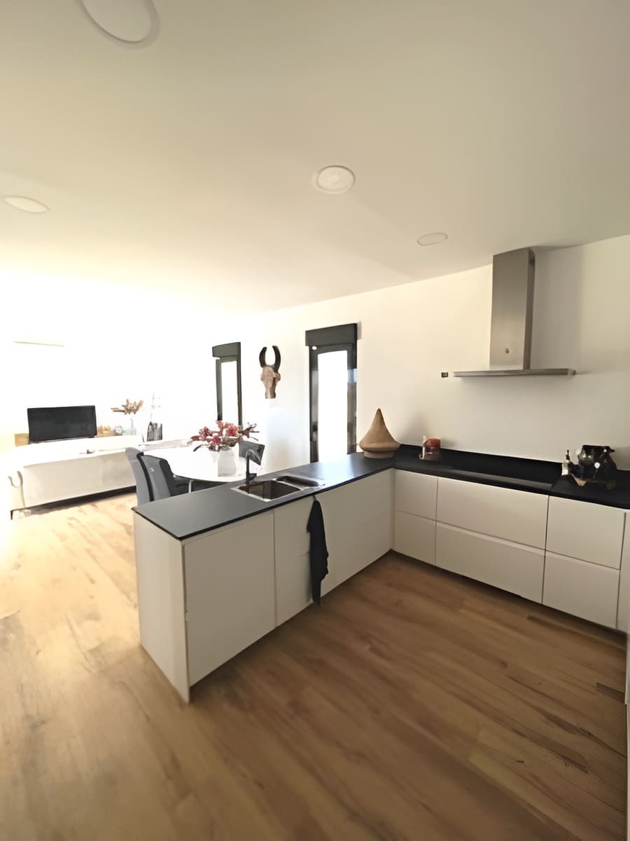 3 soveværelse Villa til salg i Pinoso med swimmingpool garage - € 460.000 (Ref: 9343339)