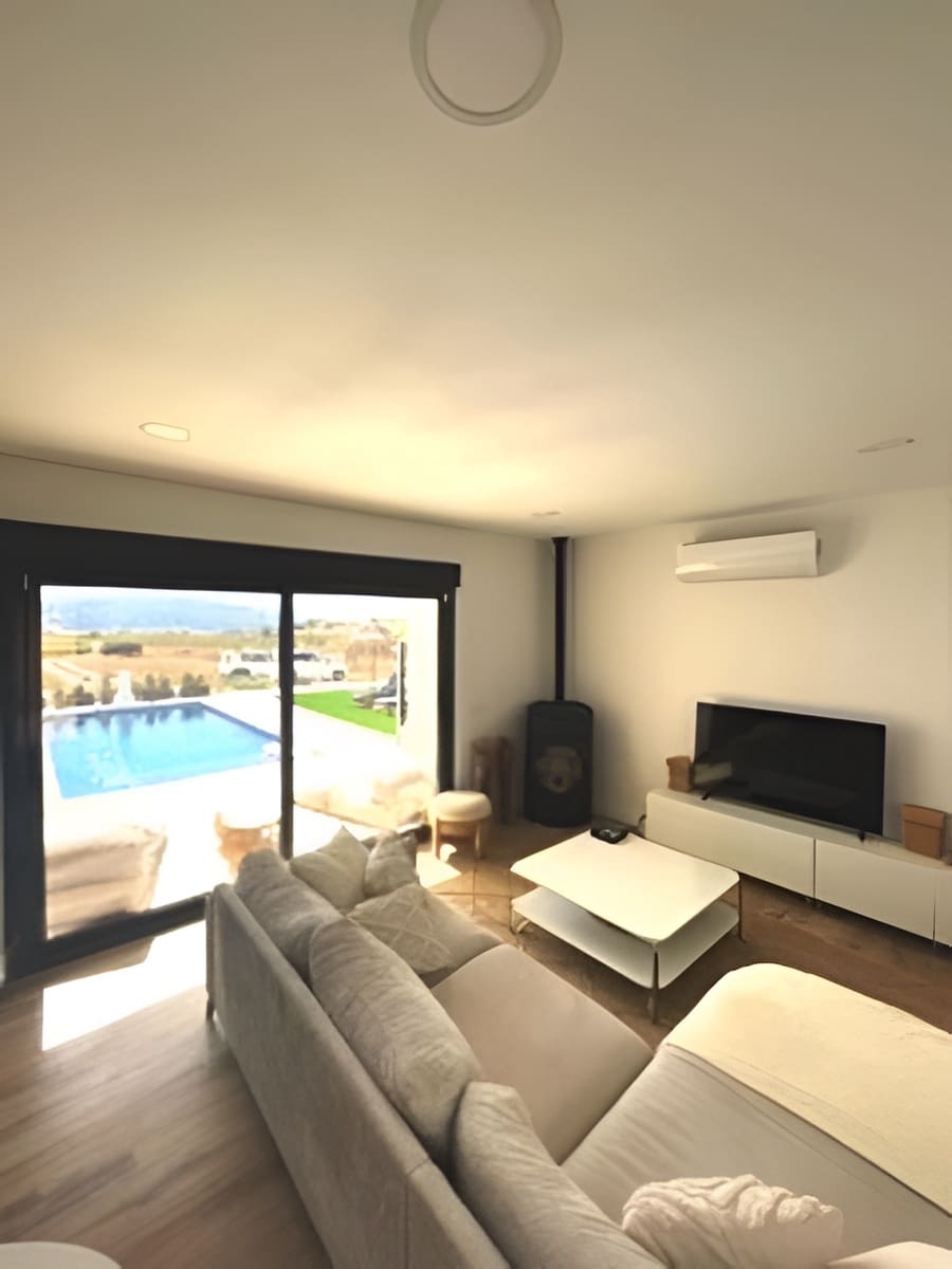 3 soveværelse Villa til salg i Pinoso med swimmingpool garage - € 460.000 (Ref: 9343339)