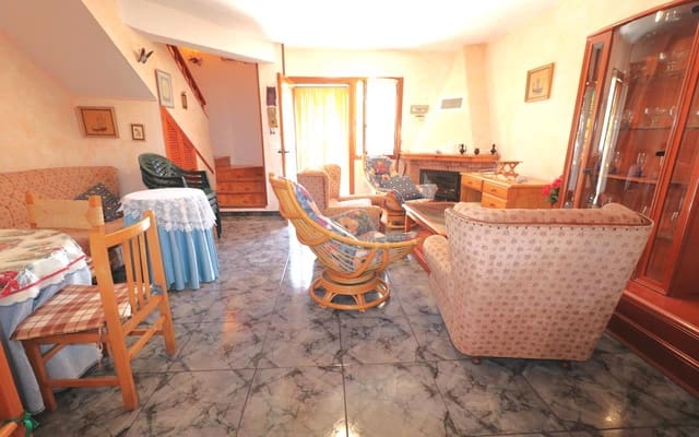 3 quarto Casa em Banda para venda em Torrevieja com garagem - 194 500 € (Ref: 9343340)