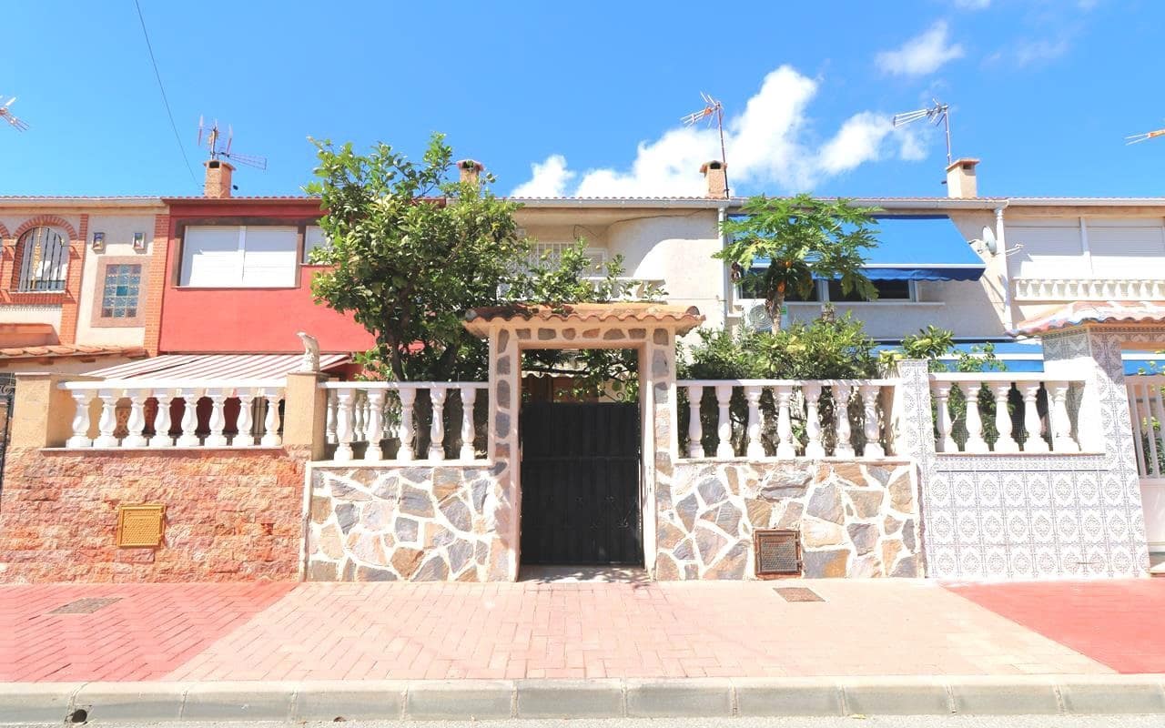 3 quarto Casa em Banda para venda em Torrevieja com garagem - 194 500 € (Ref: 9343340)
