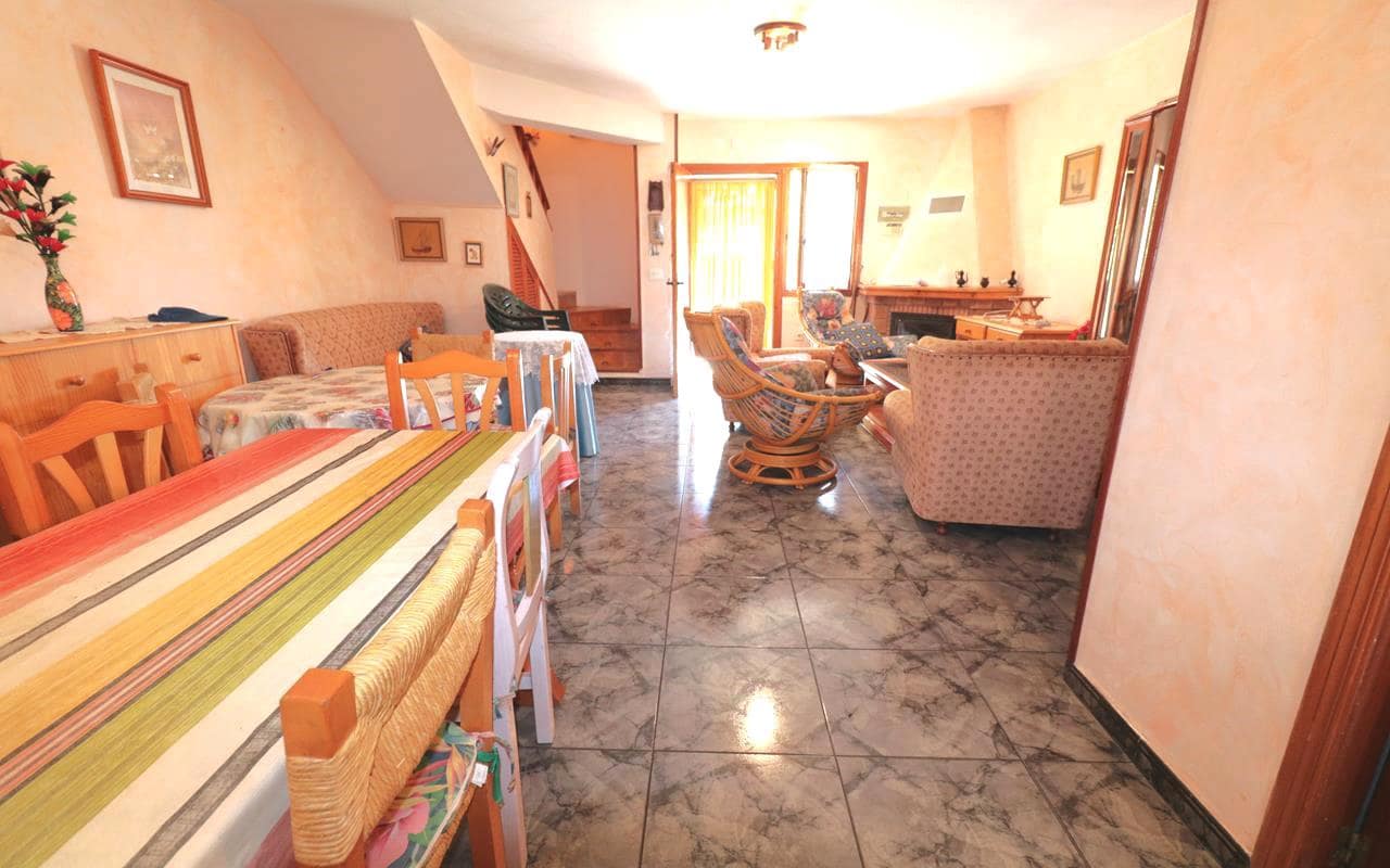 3 quarto Casa em Banda para venda em Torrevieja com garagem - 194 500 € (Ref: 9343340)
